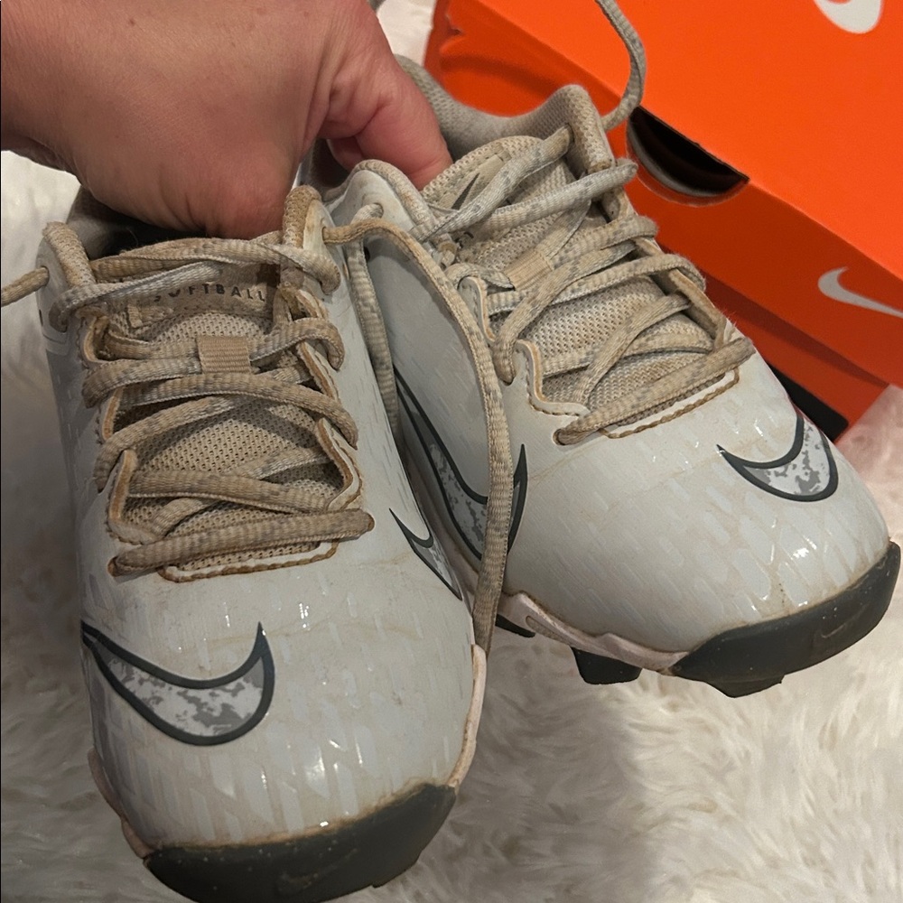 Nike Softball Kids Cleats - Picture 6 of 11
